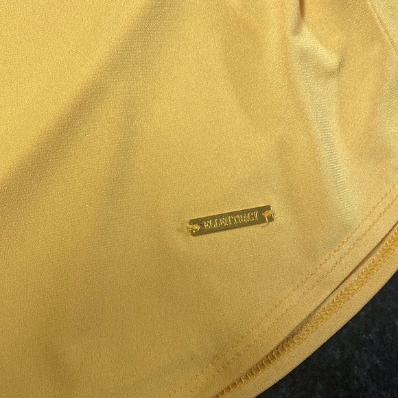 Ellen Tracy gold v neck 3/4 sleeve blouse size medium - Picture 6 of 9